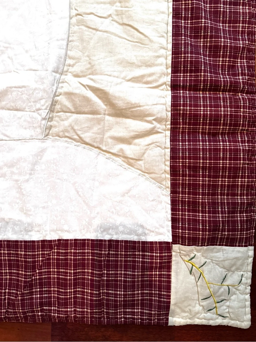 Holiday Snowman Quilt - Burgundy and White